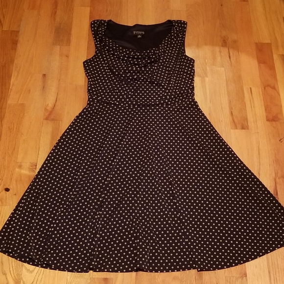 Dresses & Skirts - 🔴5/$20🔴 Vtg inspired navy polka dot dress
